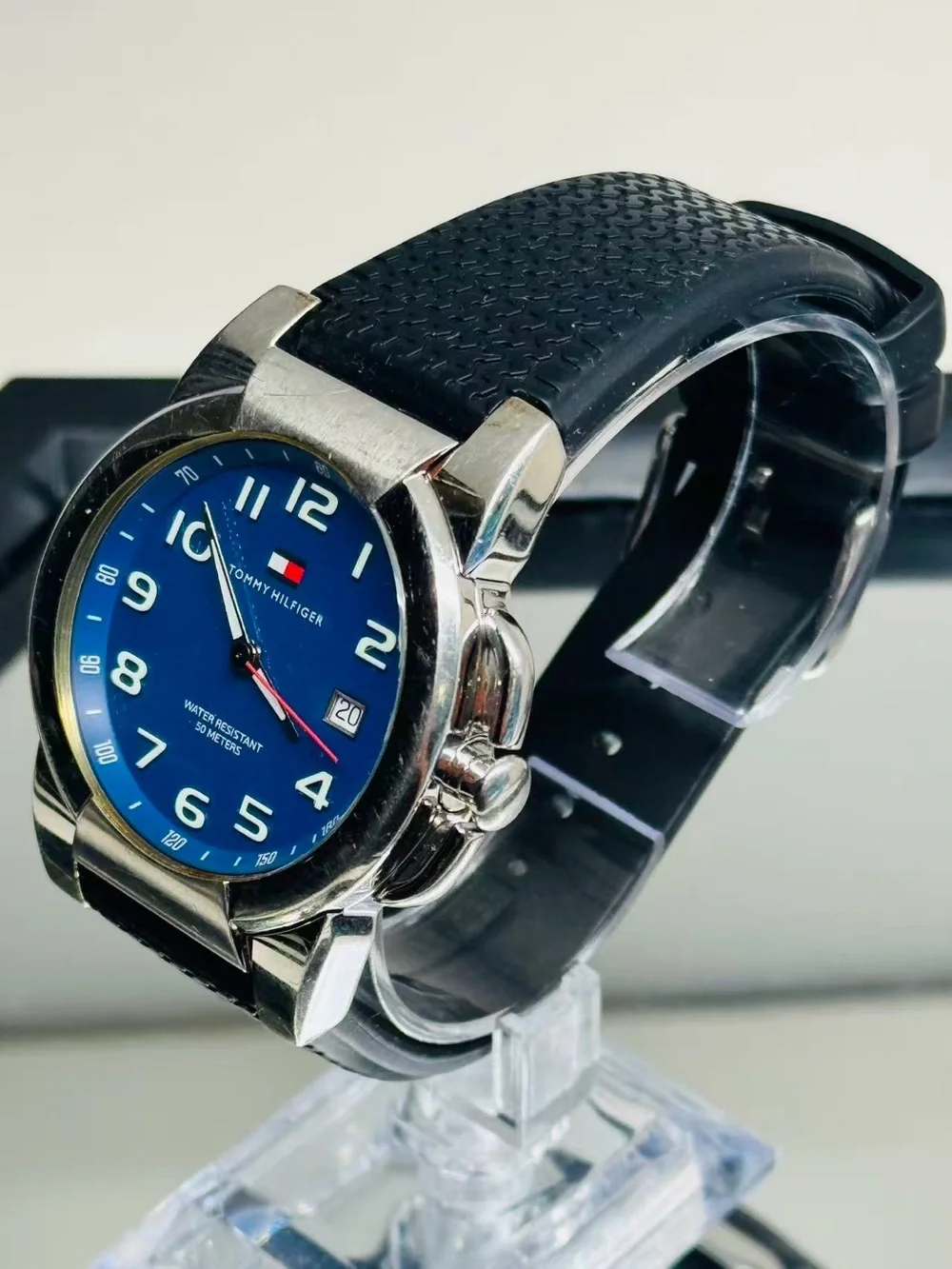 Tommy Hilfiger Men’s Watch Blue Dial Date 41mm Rubber Strap New Battery Runs